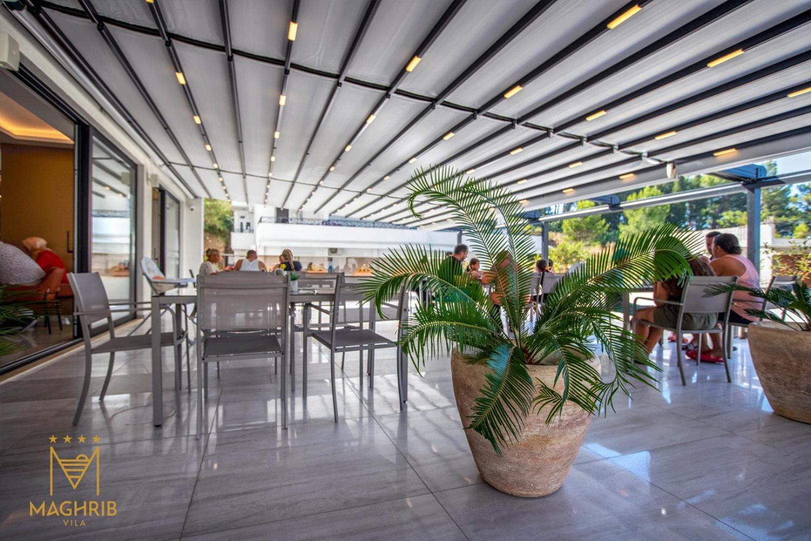 Maghrib Hotel Улцинь Экстерьер фото