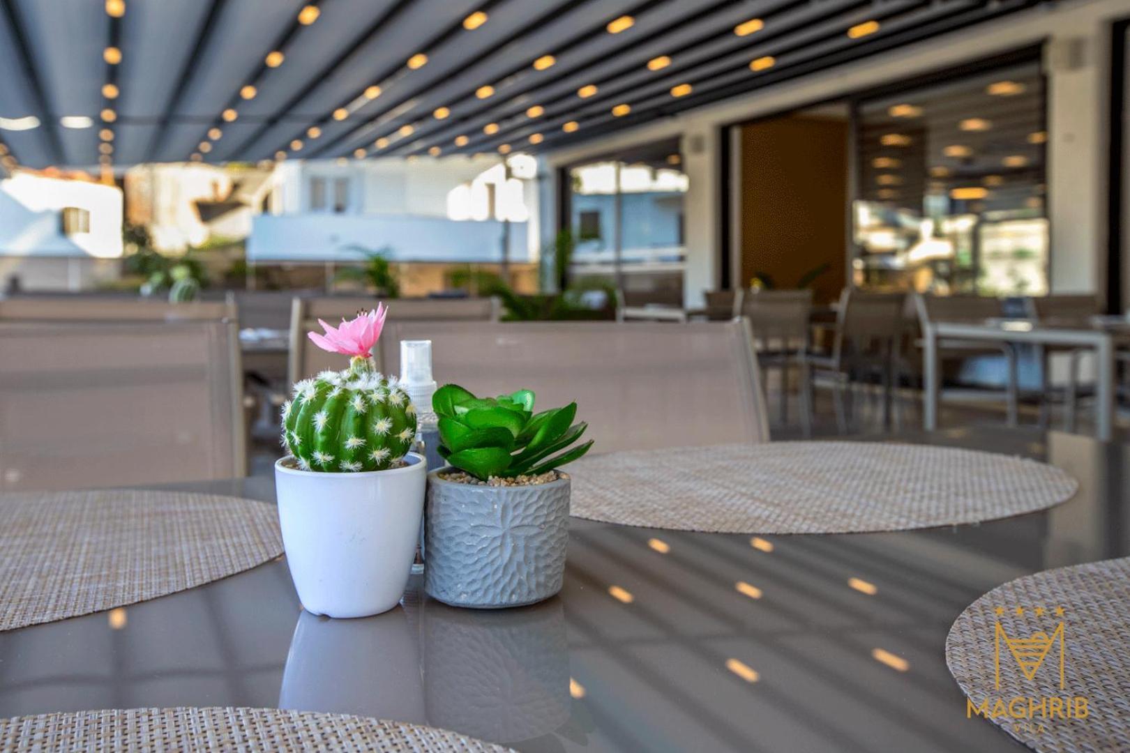 Maghrib Hotel Улцинь Экстерьер фото